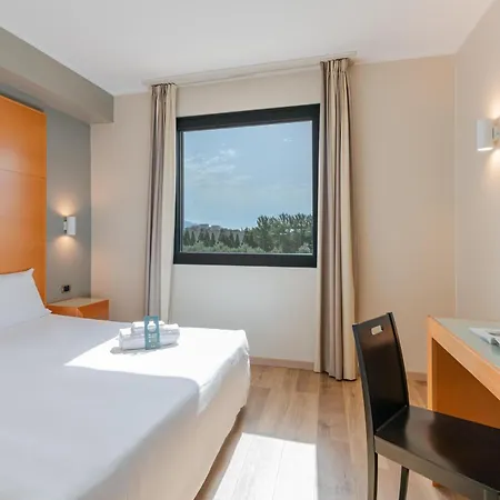 Airport Hotel 3*